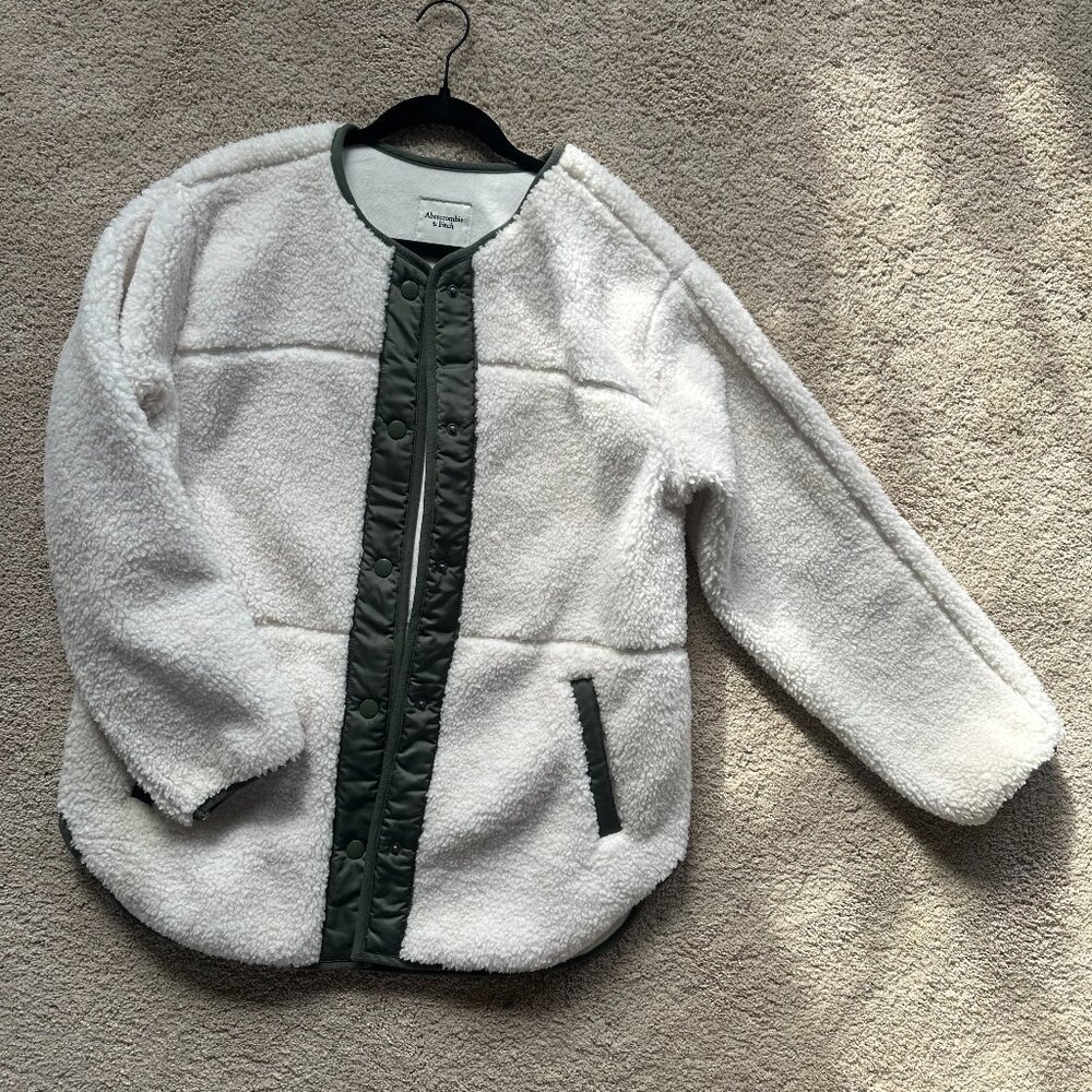 White Abercrombie Sherpa Teddy Jacket M